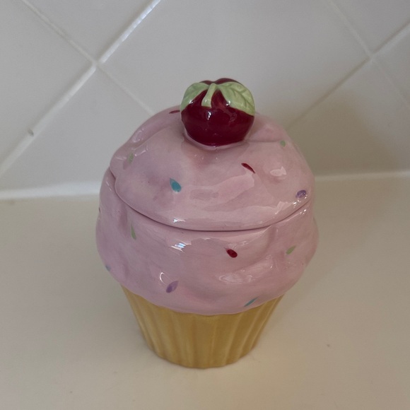 Vintage Pink Cupcake Ceramic Container - Picture 2 of 6